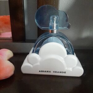 Ariana grande cloud perfume